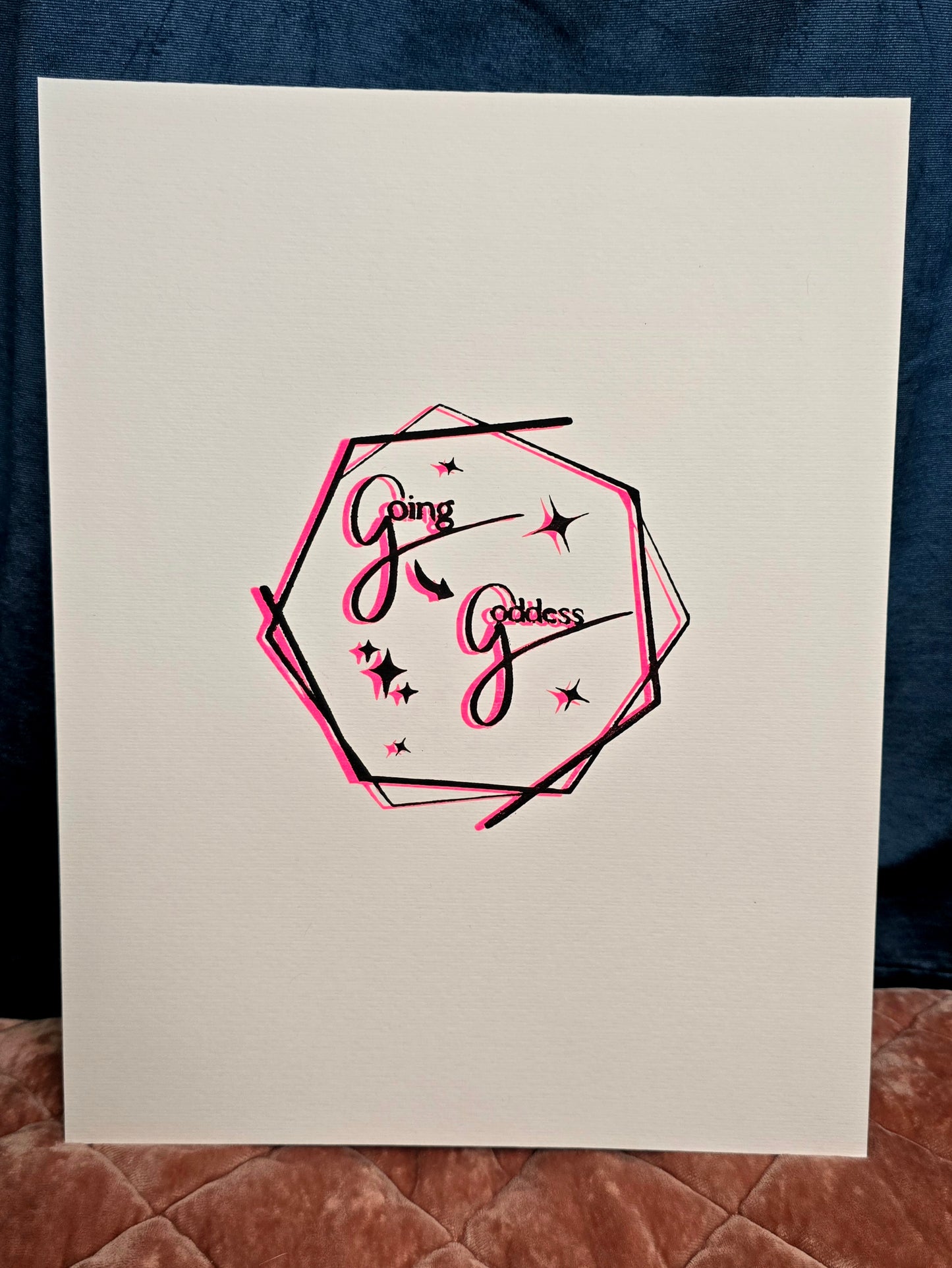 Going Goddess Print -pink/black